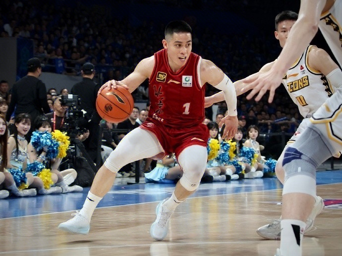 廣廈 3-1 手握冠軍點(diǎn)！北京主場(chǎng) 73-106 潰敗，林秉圣 22 分成奇兵